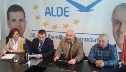 Călin Popescu Tăriceanu şi Daniel Constantin, prezenţi vineri la Arad, la lansarea candidaţilor ALDE la alegerile locale