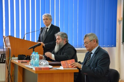 PRIMIM SPRE PUBLICARE/ Conferința „Medicina ca misiune”, la Universitatea de Vest „Vasile Goldiș” din Arad