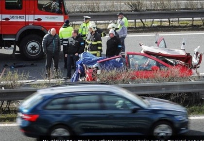 Patru români, MORŢI într-un ACCIDENT pe o autostradă din Europa. Alţi trei sunt GRAV RĂNIŢI