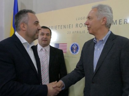 Candidatul PMP Samuel Caba s-a întâlnit cu ambasadorul SUA în România. Cei doi au discutat despre problemele Aradului