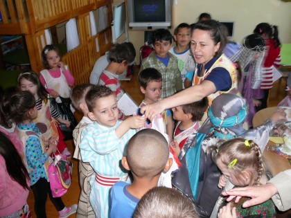 PRIMIM SPRE PUBLICARE/ Daruri pentru elevii defavorizați de la Școala Gimnazială „Ilarion Felea” din Arad
