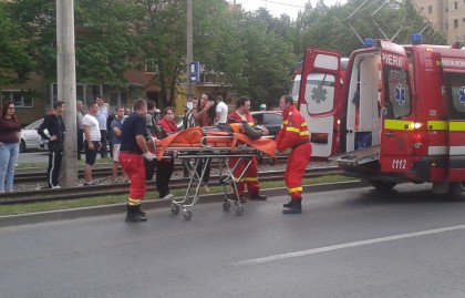 Accident pe Calea Aurel Vlaicu între două BMW-uri. Două VICTIME