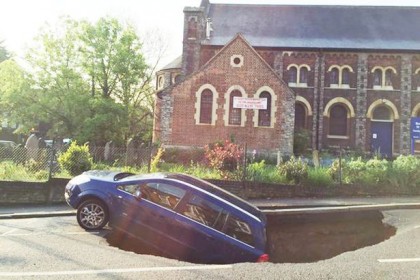 A-car-fell-into-a-sinkhole-in-Woodland-Terrace-in-Charlton