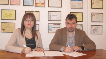Parteneriat pentru un jurnalism de calitate între UAV Arad şi MediaSind