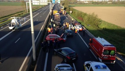 Dublu accident pe AUTOSTRADĂ: Șapte persoane au fost GRAV RĂNITE (GALERIE FOTO)