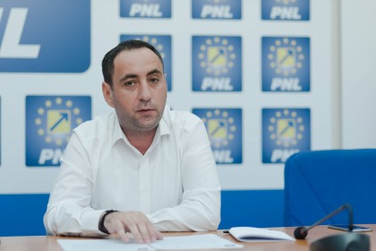 Lucian Riviș-Tipei: „PSD aduce în Consiliul Local proastele obiceiuri ale doljeanului Fifor”