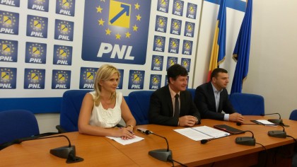 PNL vrea stoparea deprofesionalizării administraţiei locale și salarii decente pentru funcționarii publici