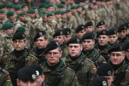 E OFICIAL! Armata germană RECRUTEAZĂ tineri din UE. Cât poţi câştiga!
