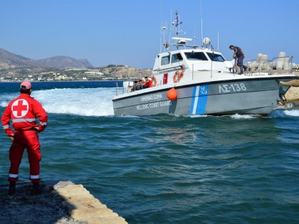 Scene DRAMATICE în GRECIA. O barcă cu motor a intrat într-o AMBARCAȚIUNE TURISTICĂ