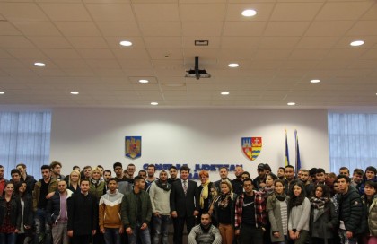 STUDENȚI STRĂINI în vizită la Consiliul Judeţean Arad