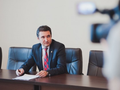 Viceprimarul Bibarţ nu este de acord cu proiectul PSD privind acordarea drepturilor salariale la CET