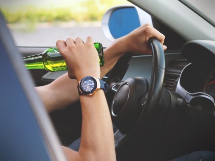 Beat la volan: Nivelul de alcoolemie al unui șofer i-a șocat și pe polițiști