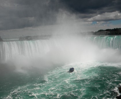 Descoperire ŞOC! Ce se află pe fundul cascadei Niagara