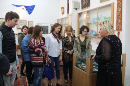 Elevii clasei a XII-a F din cadrul Colegiului Naţional „Moise Nicoară” au vizitat Universitatea de Vest „Vasile Goldiș”