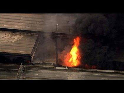 VIDEO/ O porțiune dintr-o AUTOSTRADĂ interstatală s-a prăbușit în urma unui incendiu DEVASTATOR
