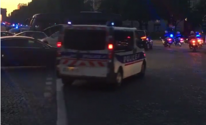 BREAKING NEWS/ Poliția îi AVERTIZEAZĂ pe oameni să NU mai iasă din CASĂ. Doi polițiști ÎMPUȘCAȚI (FOTO + VIDEO)