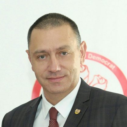 Mihai Fifor: „După patru mandate, primarul Gheorghe Falcă nu mai dorește altceva de la arădeni decât adulația lor”