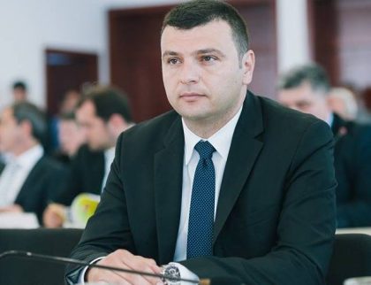 Sergiu Bîlcea (PNL): Profesorii sunt nemulţumiţi de atitudinea PSD şi de legea salarizării unitare!