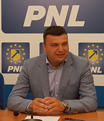 Sergiu Bîlcea: Deputatul Căprar a uitat că a promis redeschiderea spitalelor din Gurahonţ, Chişineu-Criş şi Sântana