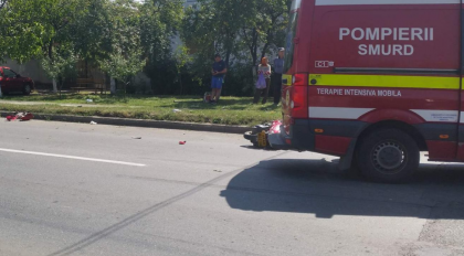UPDATE/ Accident pe o stradă din Arad. Un motociclist a fost lovit de un autoturism (GALERIE FOTO)
