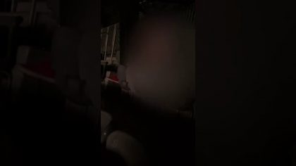 Minoră filmată în timp ce întreținea relații sexuale cu doi tineri