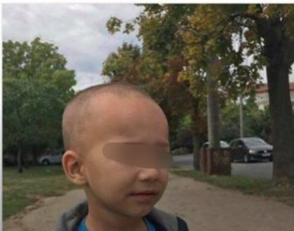 Un copil de 2 ani, care rătăcea pe străzile din Timișoara, SALVAT cu ajutorul Facebook-ului (FOTO)