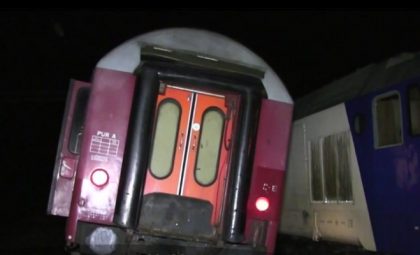 Locomotiva unui tren internațional a deraiat! Trafic feroviar blocat în județul Arad