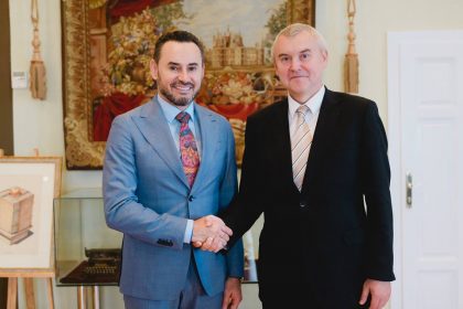 Ambasadorul Republicii Belarus, în vizită la Primăria Municipiului Arad. Despre ce a discutat cu Gheorghe Falcă