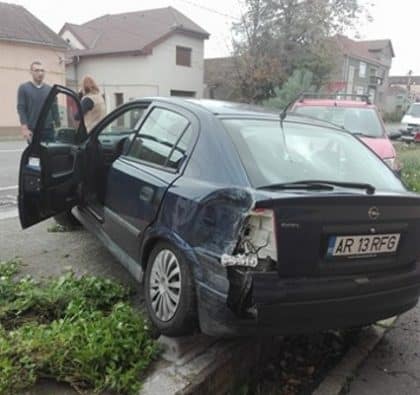 ACCIDENT cu cinci maşini în Arad! Era să iasă cu BĂTAIE (FOTO)