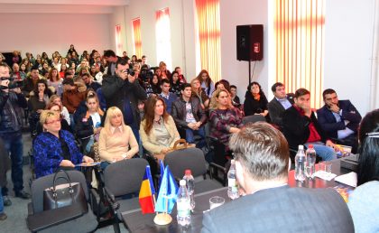 Conflictul informaţional în mediul on-line, în dezbatere la Universitatea Aurel Vlaicu