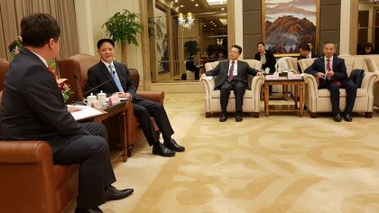 Aeroportul, spitalul şi investiţiile, pe agenda discuţiilor din China a lui Iustin Cionca, preşedintele Consiliului Judeţean Arad