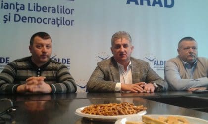 ALDE Arad se întăreşte: Ia membri şi de la PNL, şi de la PSD