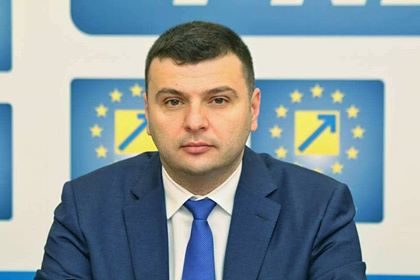 Sergiu Bîlcea: „Fifor şi PSD nu pot să bage pumnul în gură românilor”
