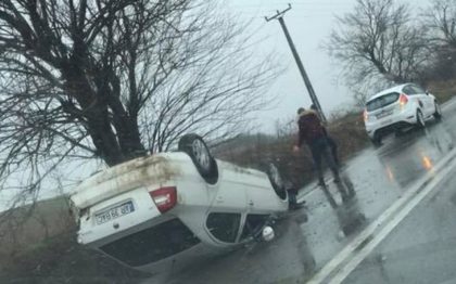 BREAKING NEWS/ Accident pe drumul Arad – Timişoara! Maşină RĂSTURNATĂ