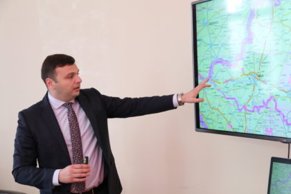 A fost semnat proiectul tehnic pentru drumul care face legătura între Sînpetru German şi limita de judeţ Timiş