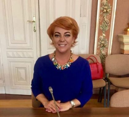 Anca Stoenescu (PSD): Liberalii au privat de burse SUTE de elevi ai școlilor arădene