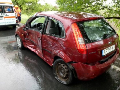 UPDATE/ Grav ACCIDENT rutier pe DN7: Coliziune între un AUTOTURISM și un MICROBUZ (FOTO)