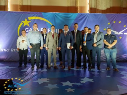 Echipa tinerilor ALDE, prezentă la Gala Premiilor TLDE la București (FOTO)