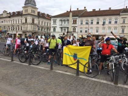 „Pedalăm pentru România” a ajuns la Arad! Sute de bicicliști au traversat orașul nostru