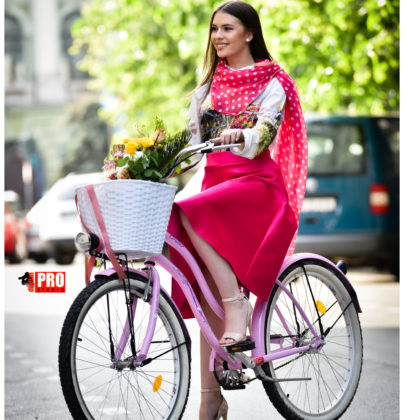 Biciclete, flori, dar mai ales multe fete frumoase, la SkirtBike Arad 2018! Ce surprize pregătesc organizatorii