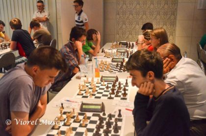 Partide spectaculoase la Festivalul Internațional de Șah Arad 2018, urmate de openul de blitz