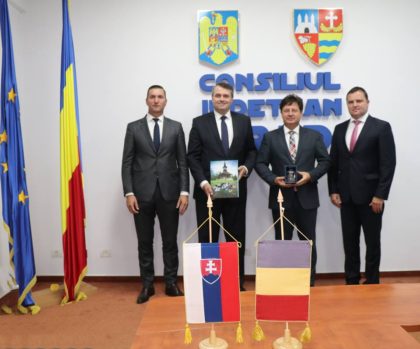 Ambasadorul Republicii Slovace, în vizită la Arad