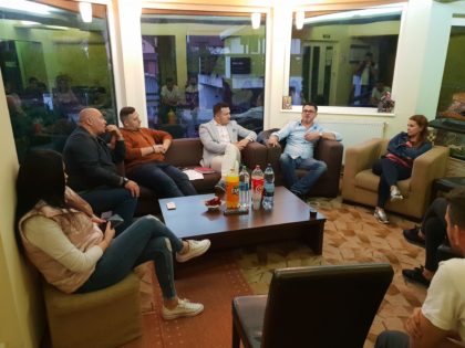 Tinerii din ALDE Arad s-au întrunit la Moneasa, sub „supravegherea” seniorilor