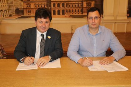 Iustin Cionca: „Astăzi am semnat contractul pentru renovarea clădirii istorice de pe Bulevardul Revoluției nr. 81, din Arad”