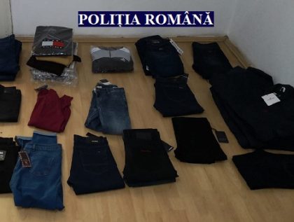 Mărfuri contrafăcute, confiscate de polițiști la Șiria