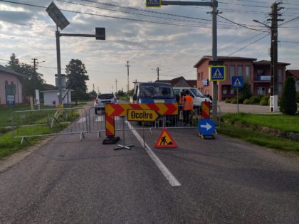 Se lucrează non-stop pentru refacerea podului dintre Aluniș și Frumușeni (FOTO)