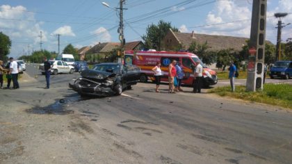 Accident rutier cu o MAȘINĂ RĂSTURNATĂ, pe un drum din județ (UPDATE: FOTO)