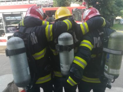 Desfășurare de forțe la Spitalul Municipal Arad: Pompieri, descarcerare, ambulanțe SMURD (GALERIE FOTO)