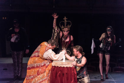 Coproducţie româno – maghiaro – britanică, acompaniată live de The Tiger Lillies, pe scena unuia dintre cele mai importante Festivaluri Shakespeare din Europa