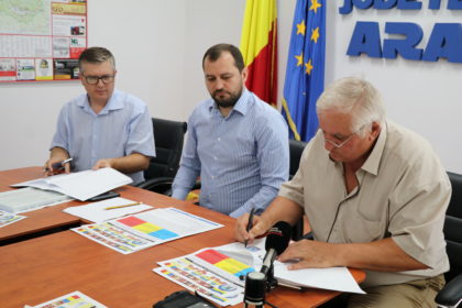 Consiliul Județean Arad semnează pentru sprijinirea Transcarpatiei